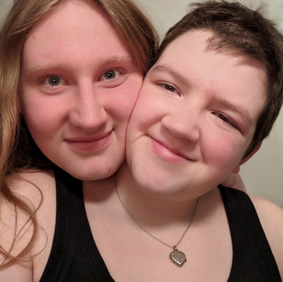 Meet your Posher, Sophie - Picture 1 of 2